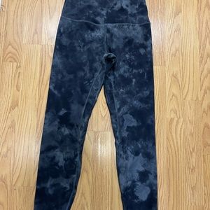 Lululemon size 6